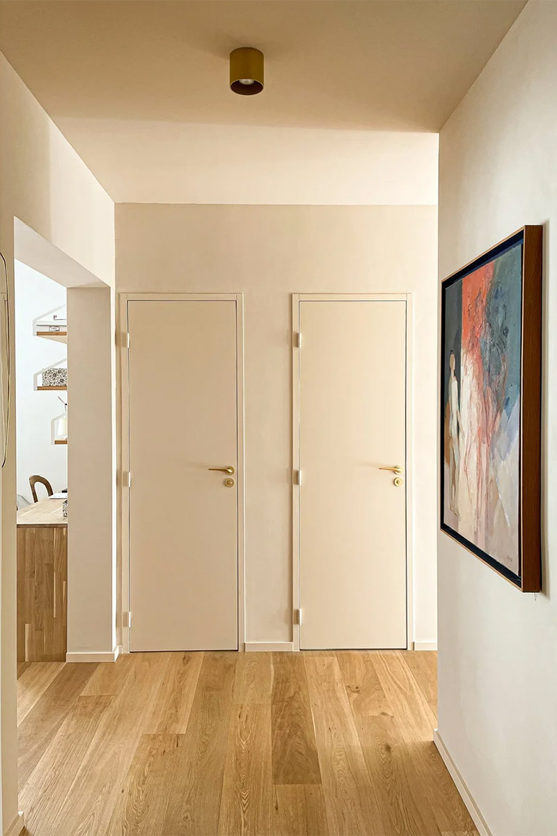 Un appartement à Aix-en-Provence aux détails de porte intérieure soignée