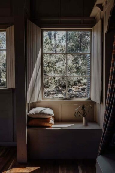 Le coin de la chambre donnant sur la pièce à vivre Le coin de la chambre donnant sur la pièce à vivre