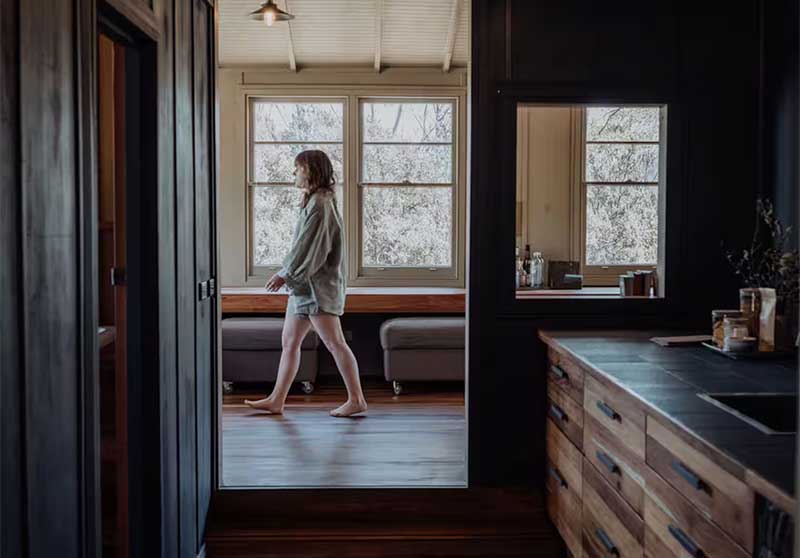 Vue de la cuisine sur la pièce à vivre Vue de la cuisine sur la pièce à vivre