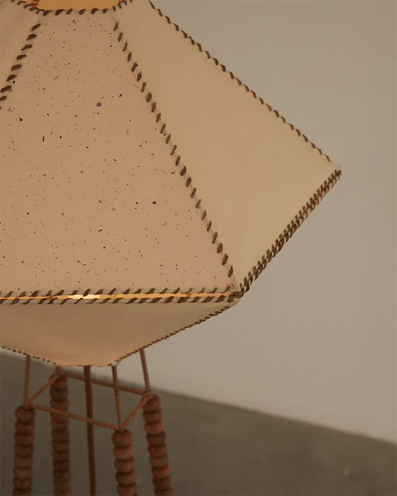 Lana Launay - Lampadaire Uso (objet debout non identifié) Lana Launay - Lampadaire Uso (objet debout non identifié)