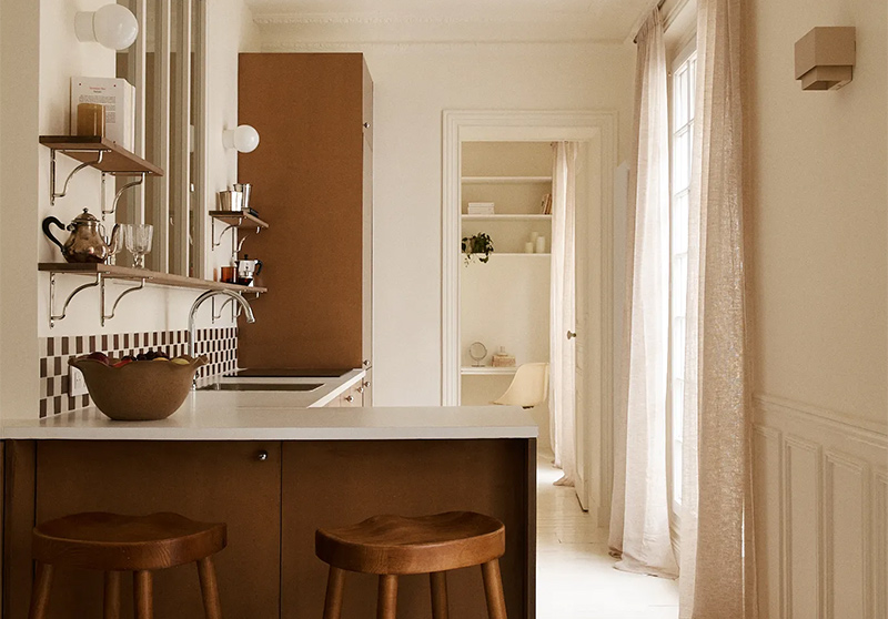 Atelier Opale - Projet : Appartement de 50 m2, Courbevoie, dans les tonalités de blanc crème, rétro