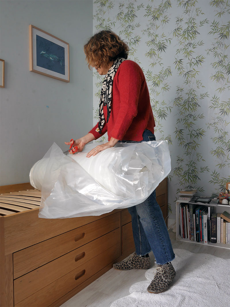 Matelas Hybride de Mello, compacté dans du plastique - Découpage