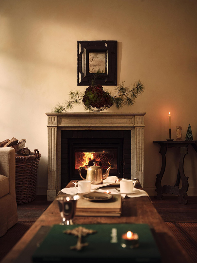 Au coin de la cheminée - Éditorial Christmas 2025 Zara Home Au coin de la cheminée - Éditorial Christmas 2025 Zara Home