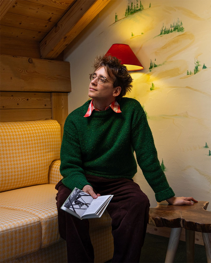 Portrait de Luke Edward Hall à l'hôtel Saint-Georges, Megève