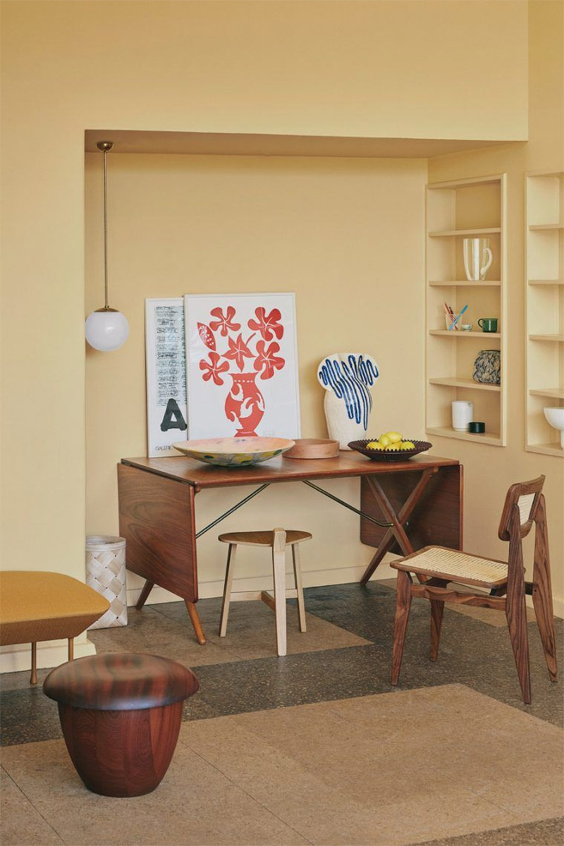 Un intérieur jaune beurre en mode color drenching