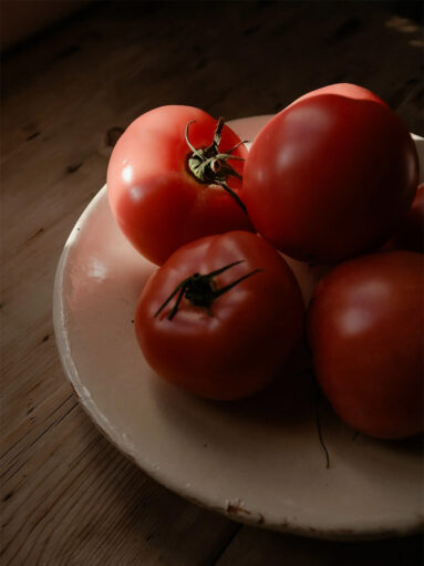 Photo d'ambiance : tomates sans un plat