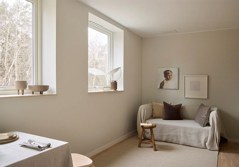 Le salon dans un style monochrome beige