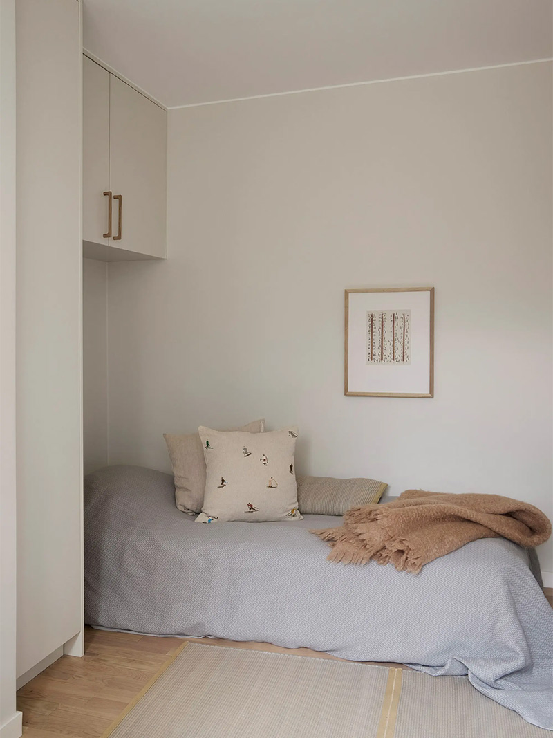 La chambre avec un lit une place