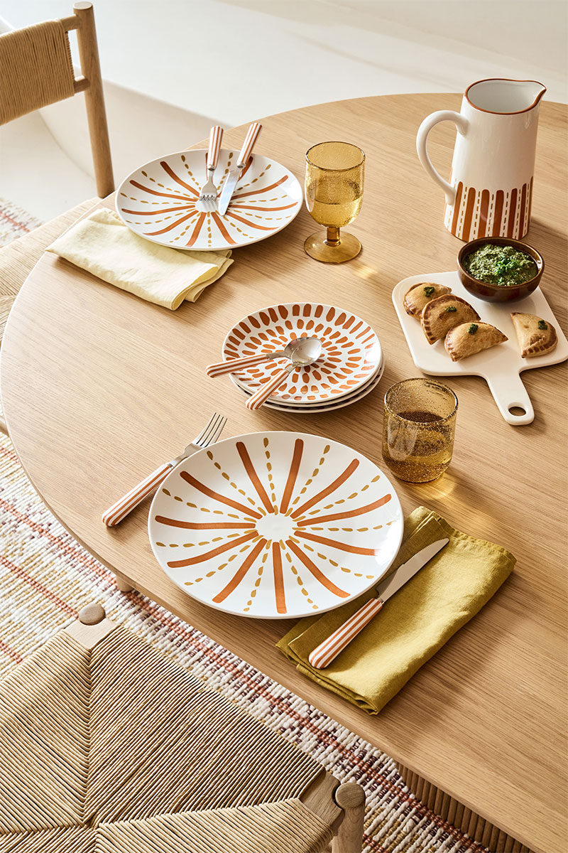 Collection Casa del Sol par la Redoute Intérieurs - Printemps/été 2026 - Des ambiances méditerranéennes, inspirées de l'Espagne - Table d'été