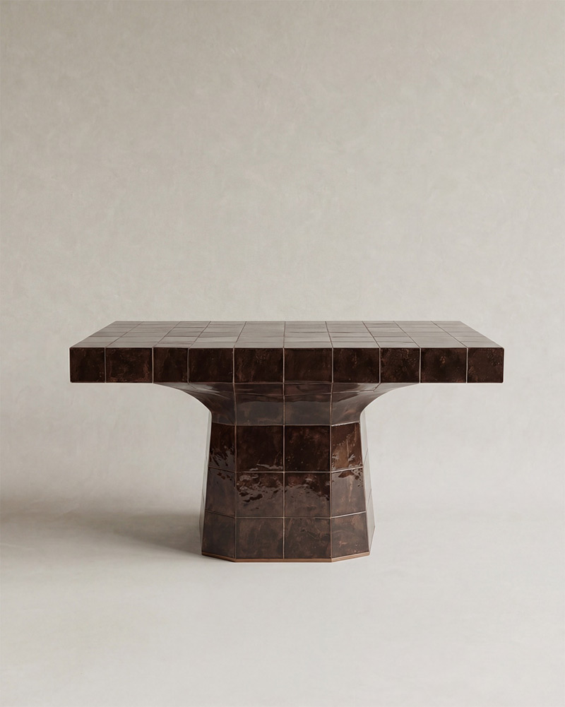 Table couverte de carrelage de la collection Arden - Galerie NainoaTable couverte de carrelage de la collection Arden - Galerie Nainoa