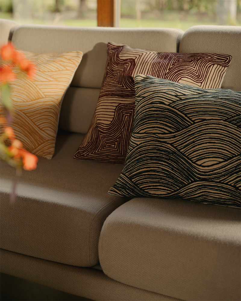 Nouvelle collection SS2026 Maison Sarah Lavoine : Paysages intérieurs Nouvelle collection SS2026 Maison Sarah Lavoine : Paysages intérieurs - Coussins Onda & Houle