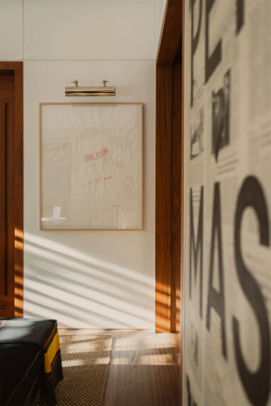 Mise en scène d'œuvres d'art qui perssonalise cet appartement