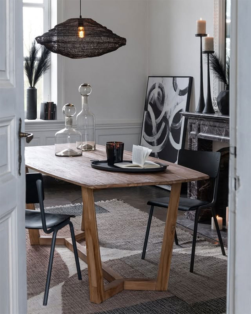 Salle à manger de style nordique aux accents industriels