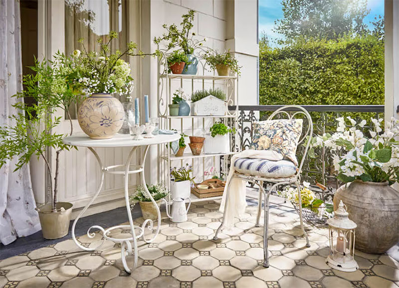Le balcon : un petit paradis - Catalogue LOBERON
