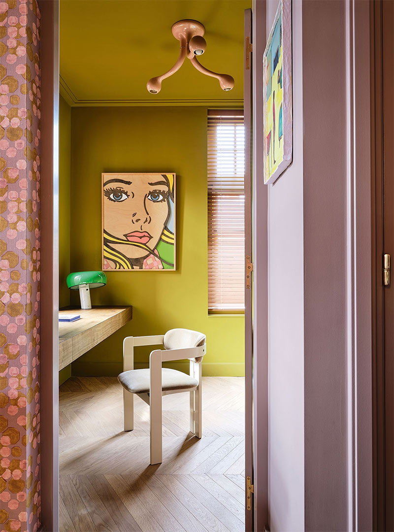 La chambre en vert chartreuse, référence au mouvement Pop Art