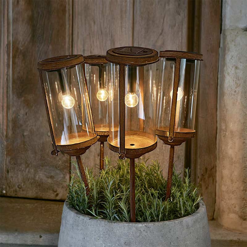 LOBERON - Lanterne solaire en métal à l’effet vieilli, Mynesto à planter dans un pot de fleurs