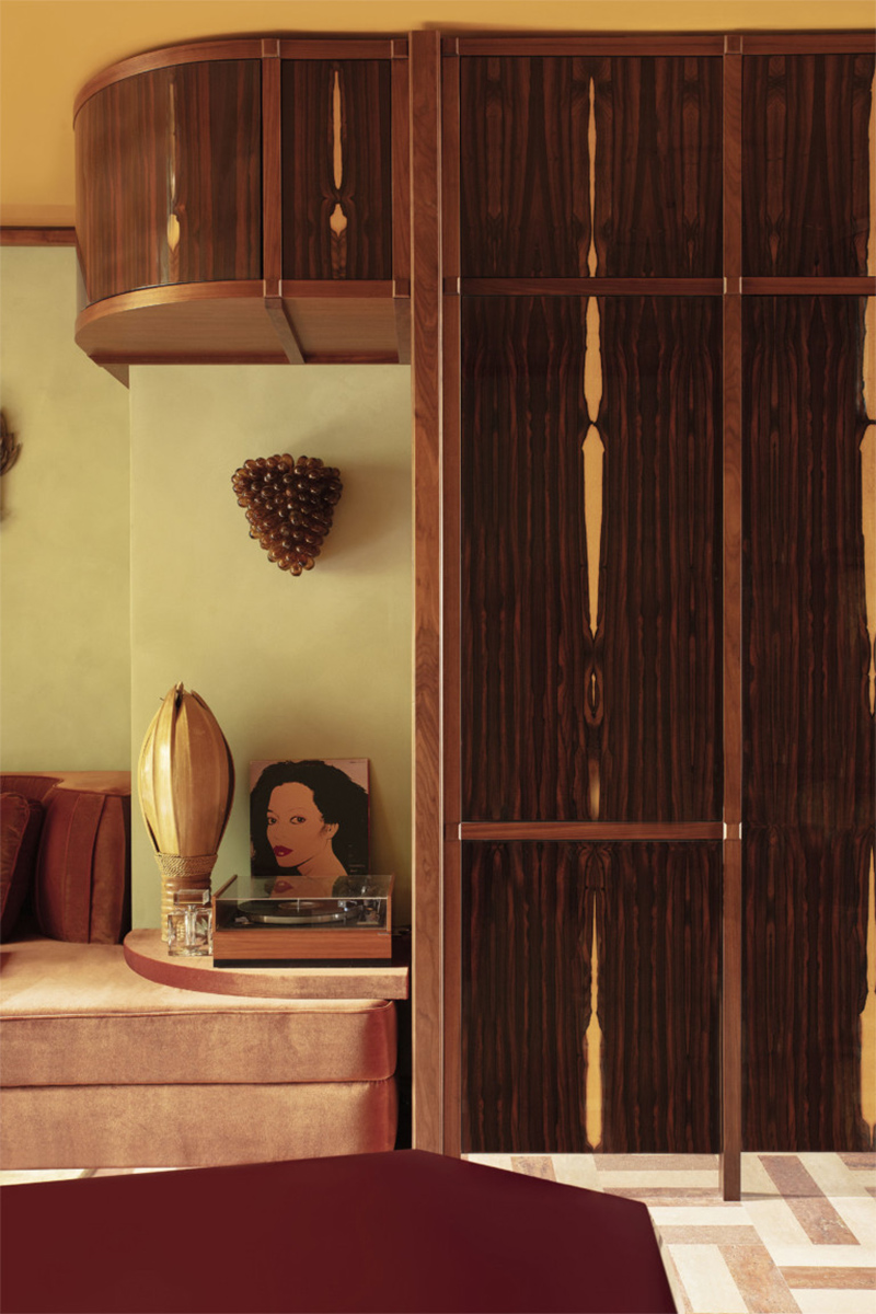 Un intérieur aux murs vert Capulin et bruns chauds