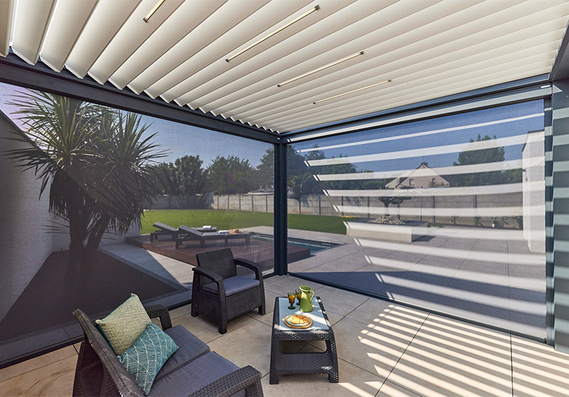 GUSTAVE RIDEAU - Pergola bioclimatique avec panneaux de protection latéraux