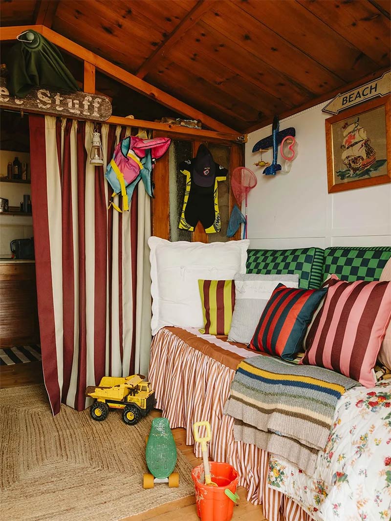 la-minuscule-cabane-de-plage-de-Amy-Bannerman-Hastings_08