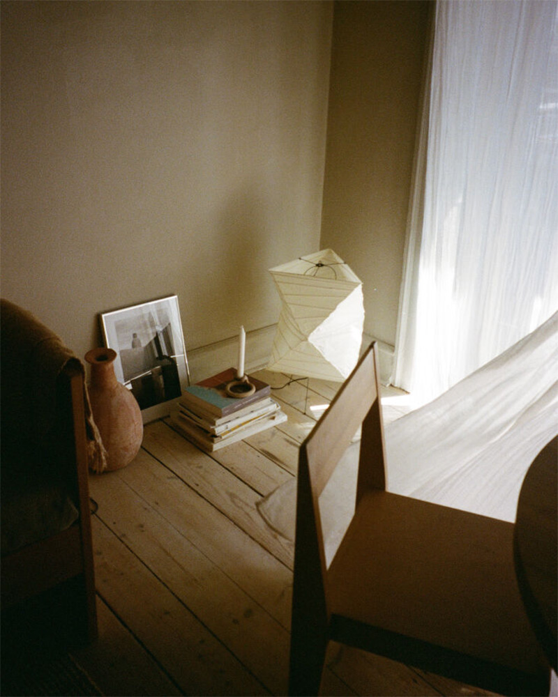 L'appartement-galerie d'Aarticles : un esprit atelier aux notes japandi