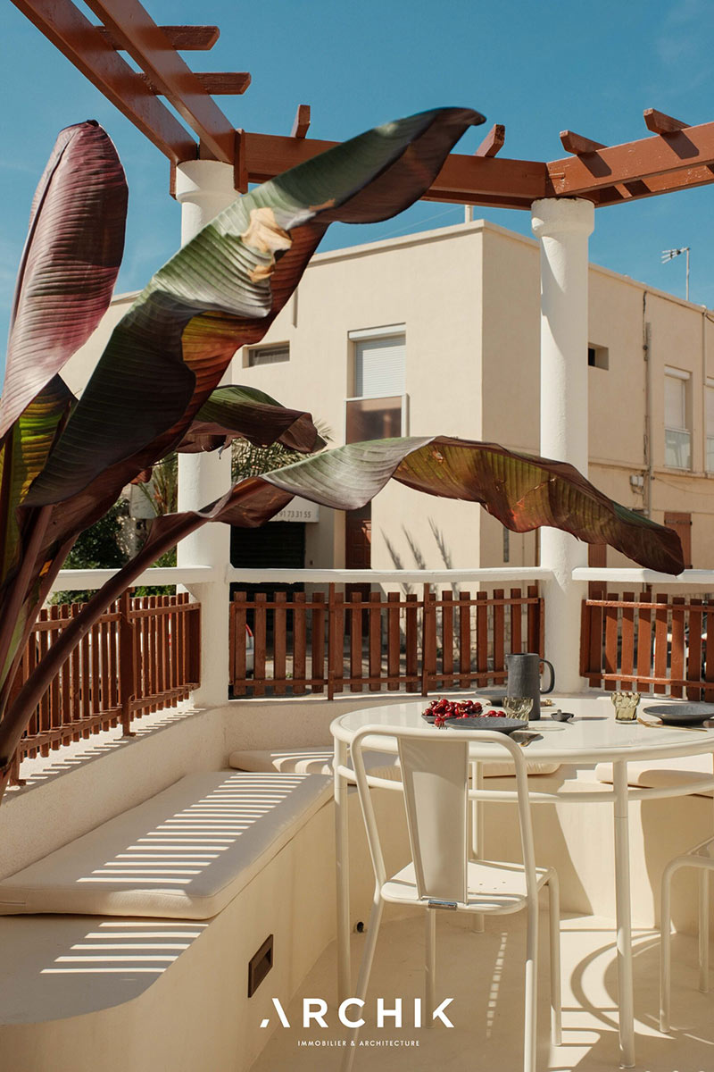 La terrasse au look rétro de cabanon à Marseille La terrasse au look rétro de cabanon à Marseille