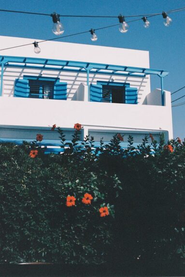 Sunset hotel à Patmos, un ancien motel des années 80 rénové, qui a conservé son look d'origine