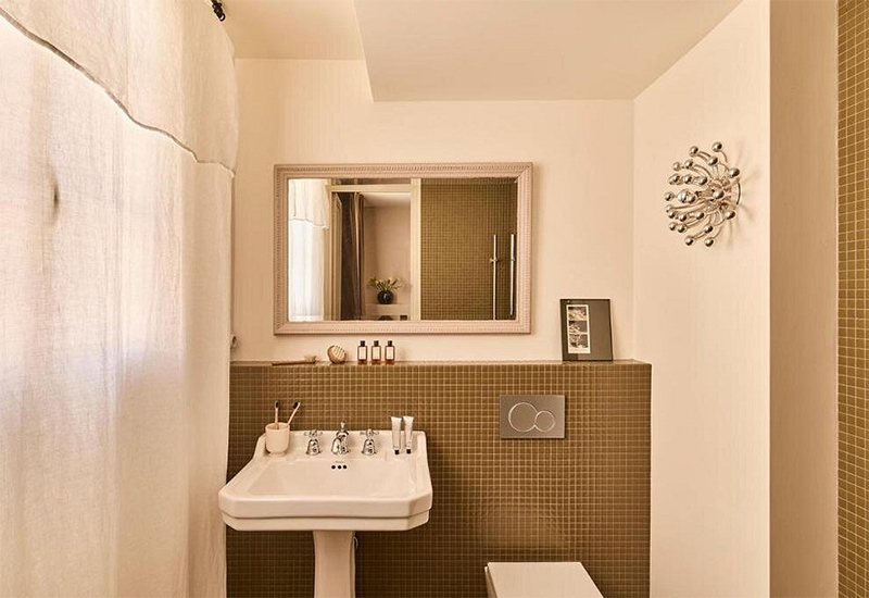 Salle de bains en mosaïque de carreaux de verre kaki doux avec lavabo Art déco Salle de bains en mosaïque de carreaux de verre kaki doux avec lavabo Art déco
